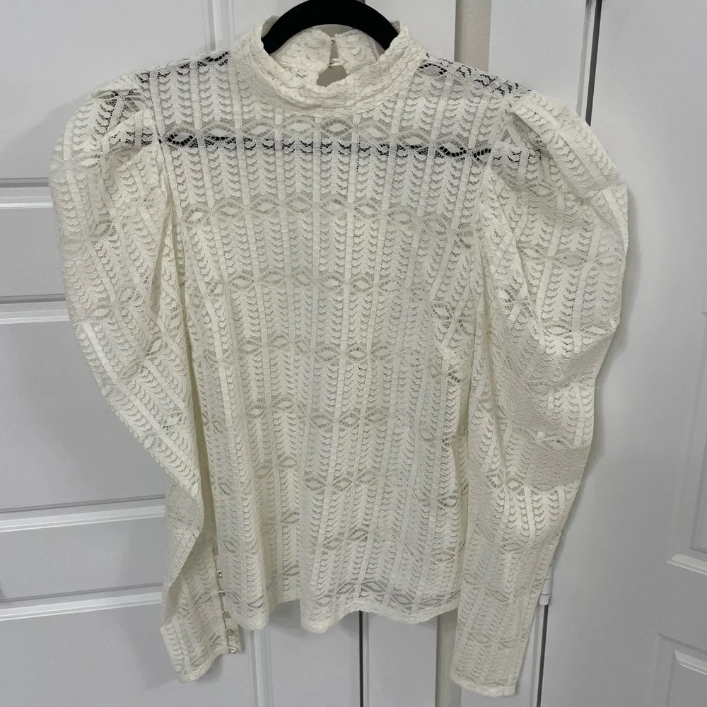 Ivory lace blouse - Picture 1 of 3